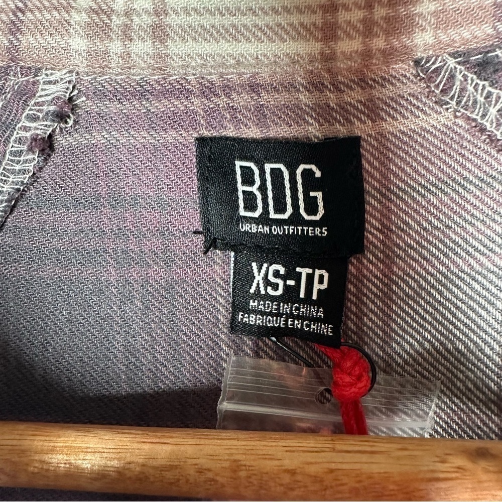 BDG Urban Outfitters NWT Brendan High Low Hem Button Front Flannel Shirt Size XS - Picture 6 of 9